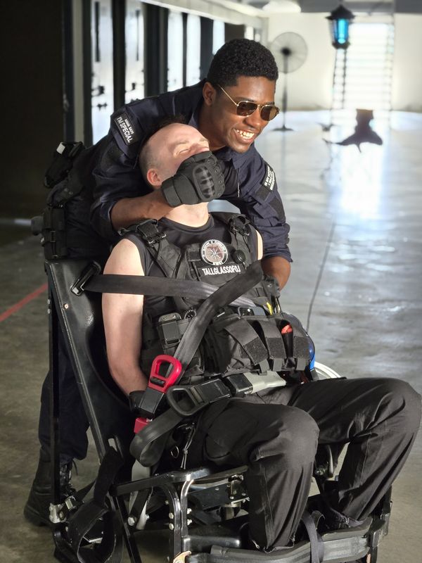 Spark handgagging me in a prison chair
